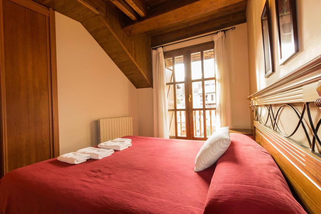 Apartamentos Casa Lavedan Трамакастилья-де-Тена Экстерьер фото