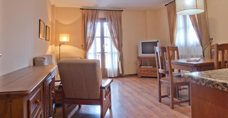 Apartamentos Casa Lavedan Трамакастилья-де-Тена Номер фото
