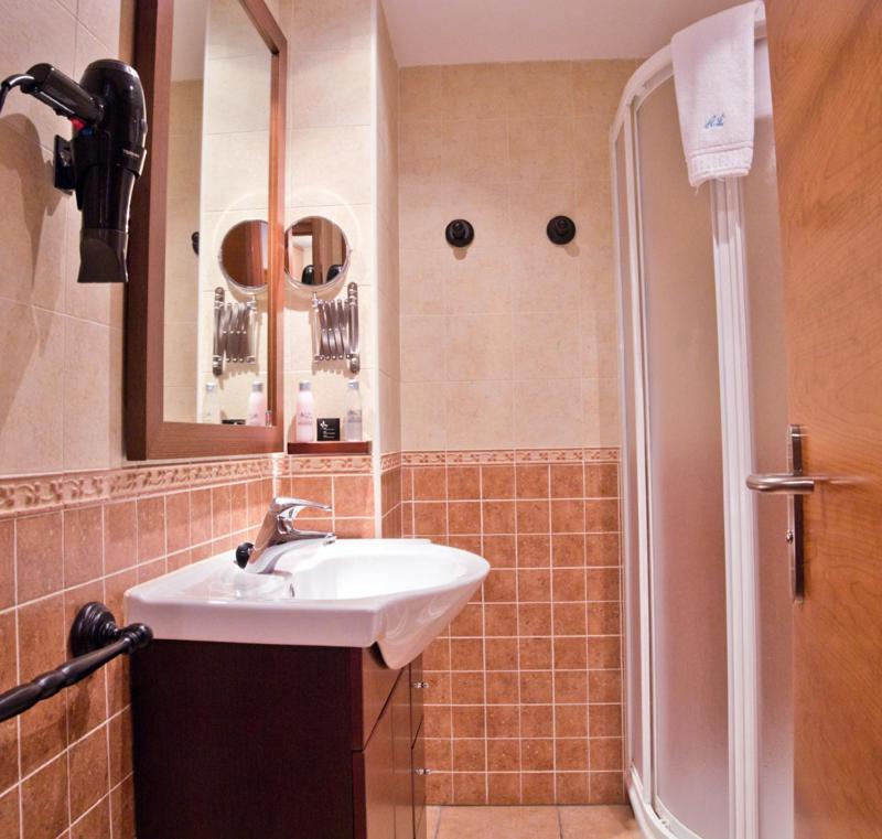 Apartamentos Casa Lavedan Трамакастилья-де-Тена Номер фото
